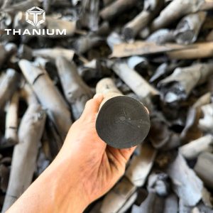 Than không khói hoạt động dựa trên quá trình loại bỏ khí bay hơi, đốt cháy sạch carbon giúp giảm khói và ít mùi, tăng hiệu suất nhiệt so với than truyền thống